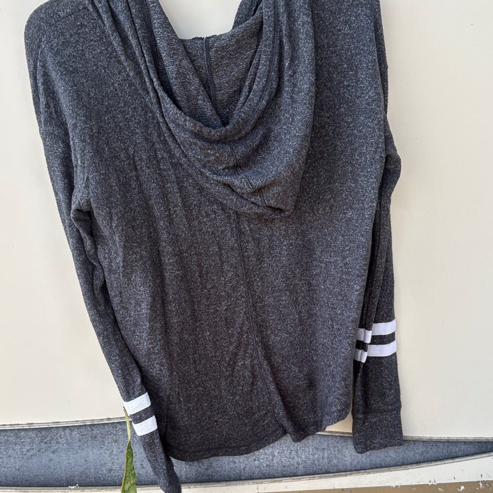 Hollister Dark Gray Knit Top - Picture 4 of 4
